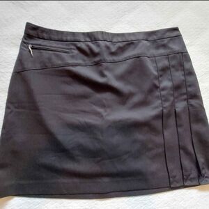 IZOD Women's Golf Skort. Size 12. NWOT